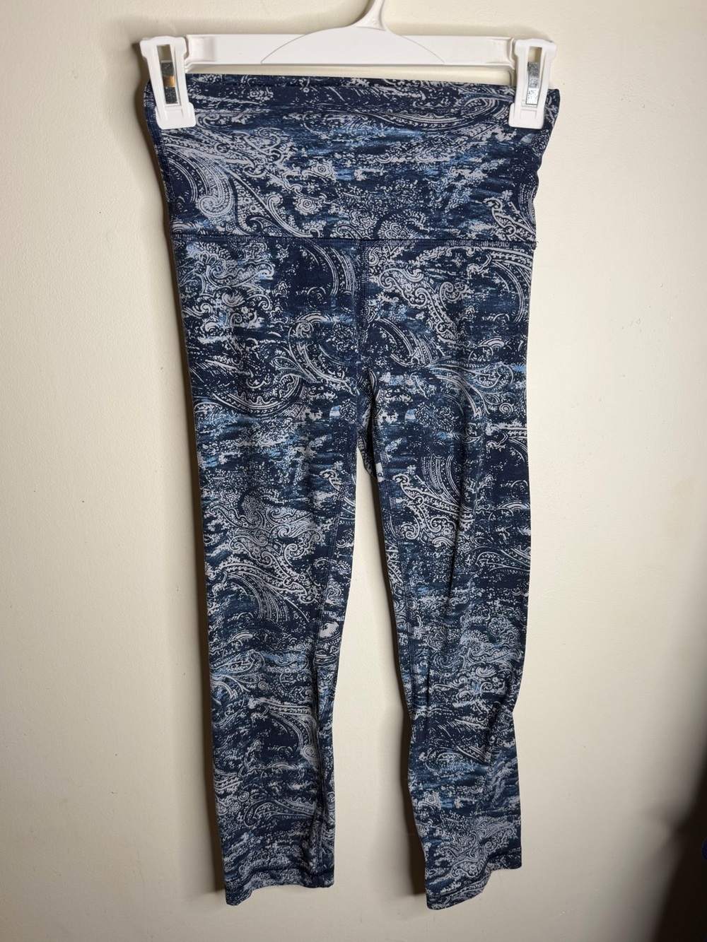 lululemon cropped Navy Paisley-Print Leggings